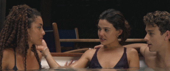 Danielle Campbell, Paulina Singer - Tell Me a Story S01E02 (5).gif