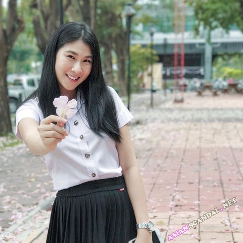 Идеальную тайскую юную школьницу трахнули
