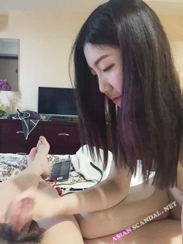 Chinese teen Cumshot Eat Sperm