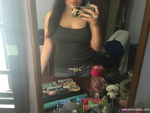 Gorgeous college girl Jenelle webcam striptease puffy nips
