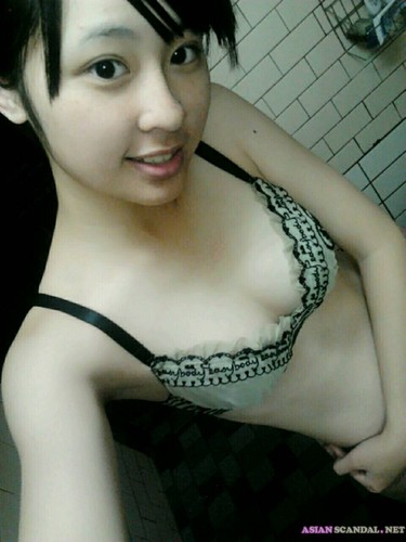 Taiwanese naughty angel Xu Yuting with nice tits