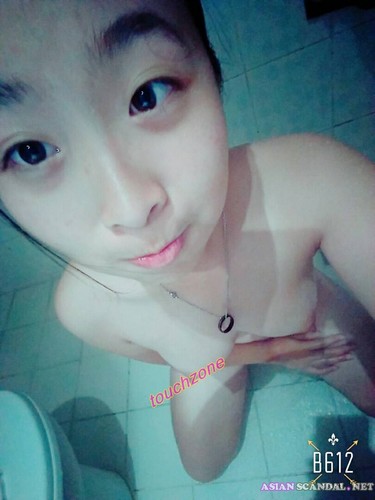 Super cute teen Zheng Yi having sex