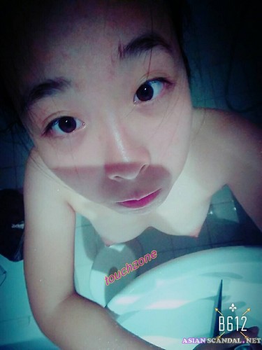 Super cute teen Zheng Yi having sex