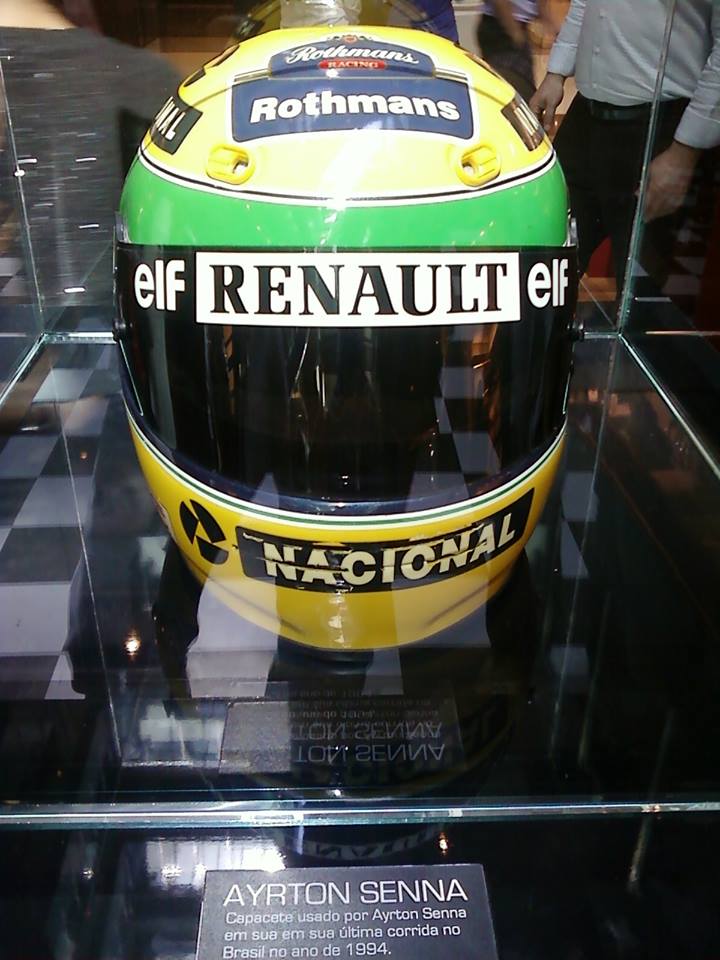 Senna capacete GP BR 1994.jpg