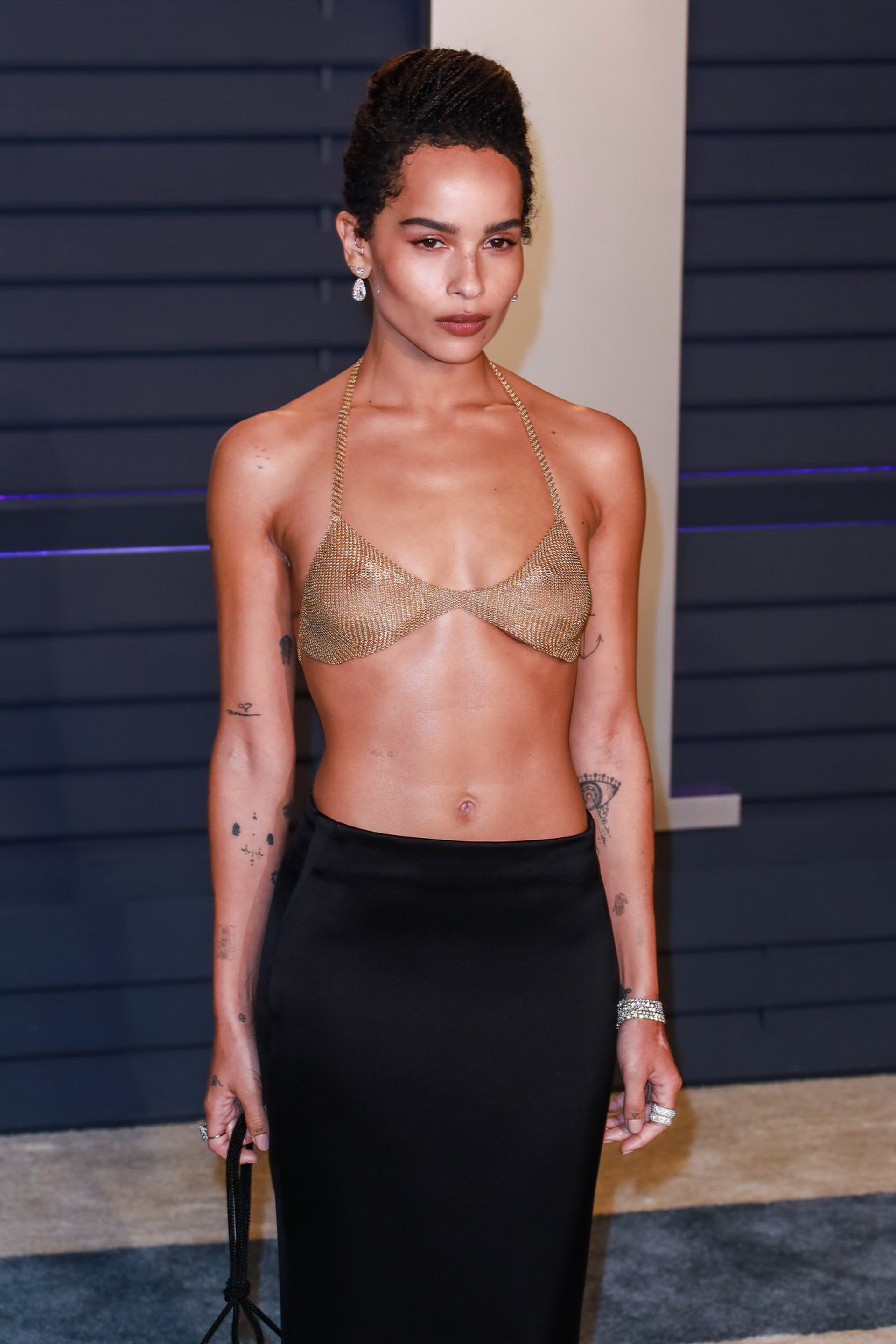 Zoe Kravitz seethru bra at the 2019 Vanity Fair Oscar Party HQ 17.jpg