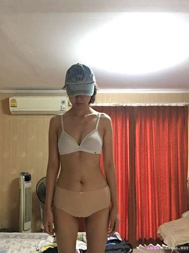Thai Teen Masturbate until her Wet Pussy