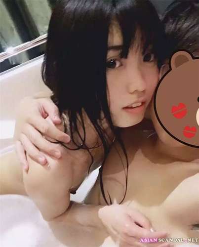 Asian Loli Teen Creampie to Face With Her Boyfriend