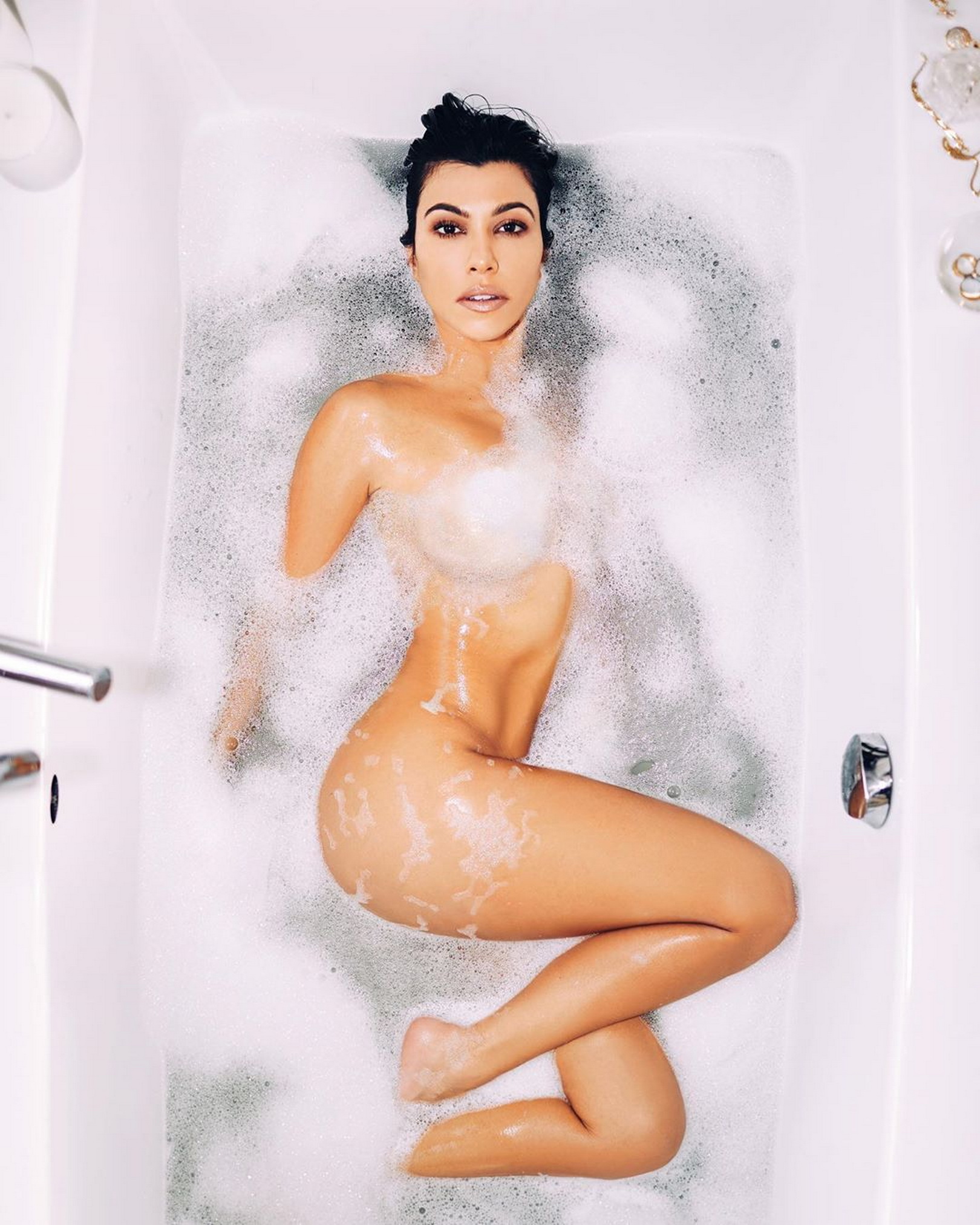 Kourtney Kardashian nude bubble bath bra (2).jpg