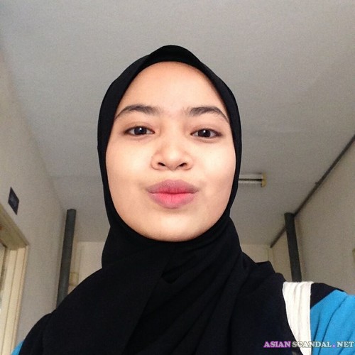 馬來西亞女孩 wan nursyazwani ainaa 完美奶子和陰戶，大奶色情