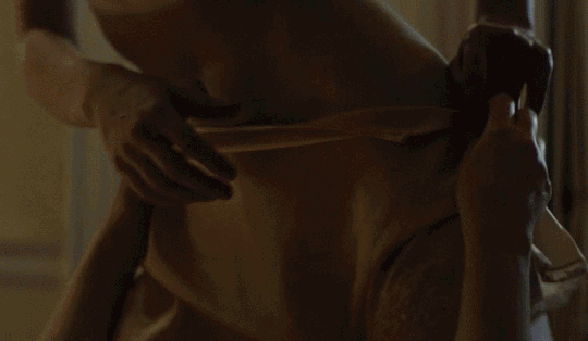 Anna Paquin, Holliday Grainger - Tell It to the Bees (5).gif