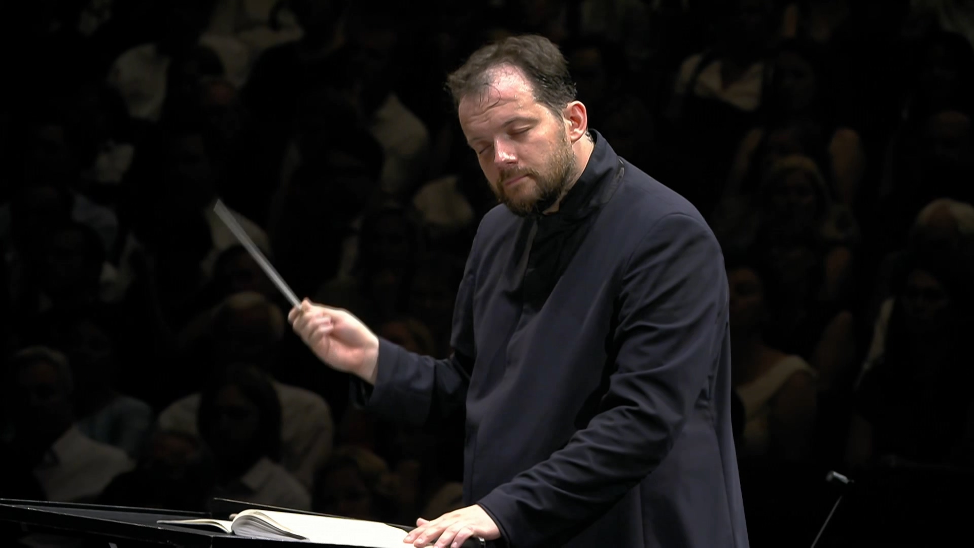 Nelsons.Conducts.The.Wiener.Philharmoniker.2018.COMPLETE.MBLURAY-MBLURAYFANS_20190707_162328.835.jpg