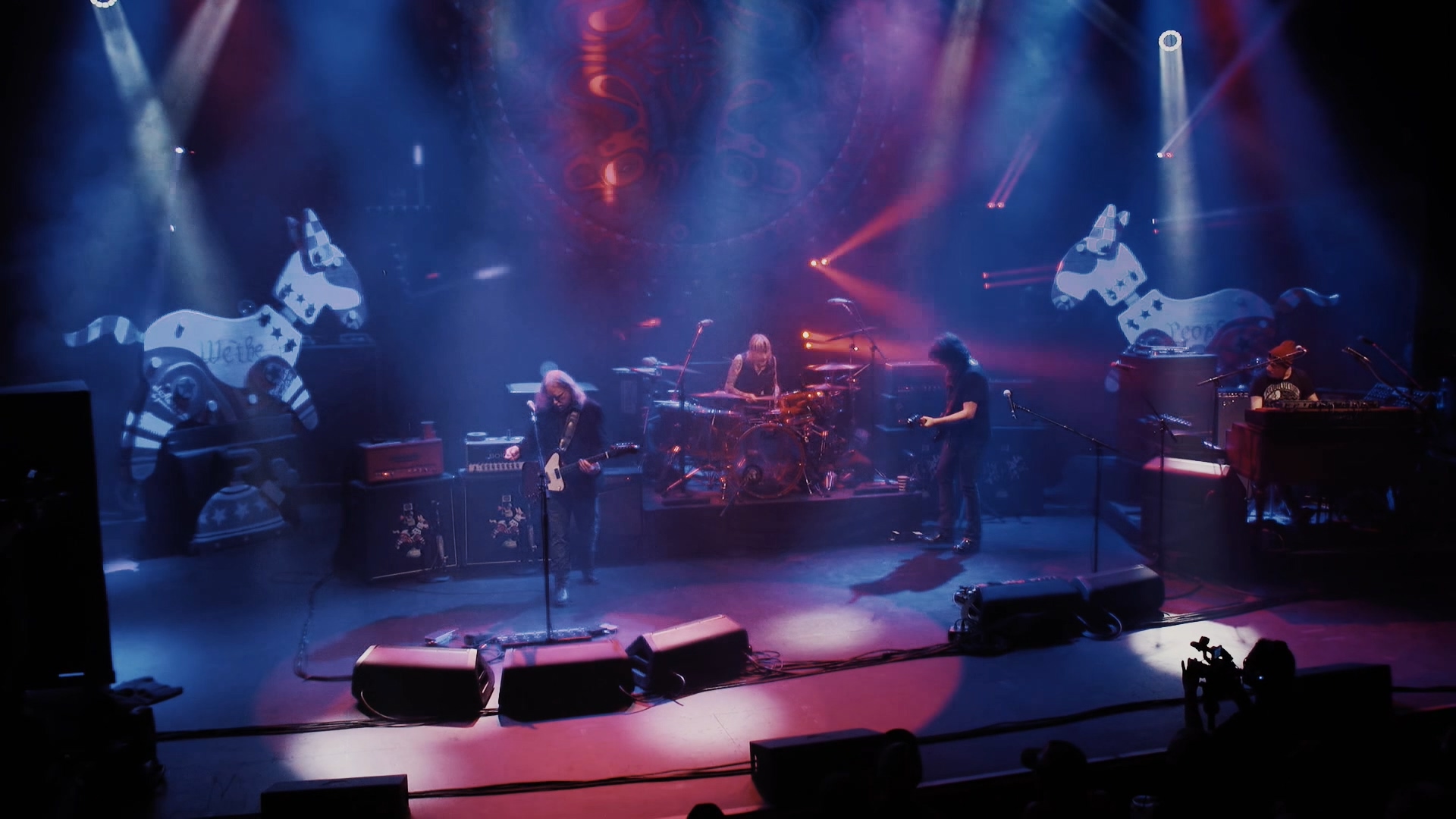 Gov't Mule - Bring On The Music Live At The Capitol Theatre 2018 Bluray 1080p AVC DTS-HD MA 5.1_20190727_125743.233.jpg
