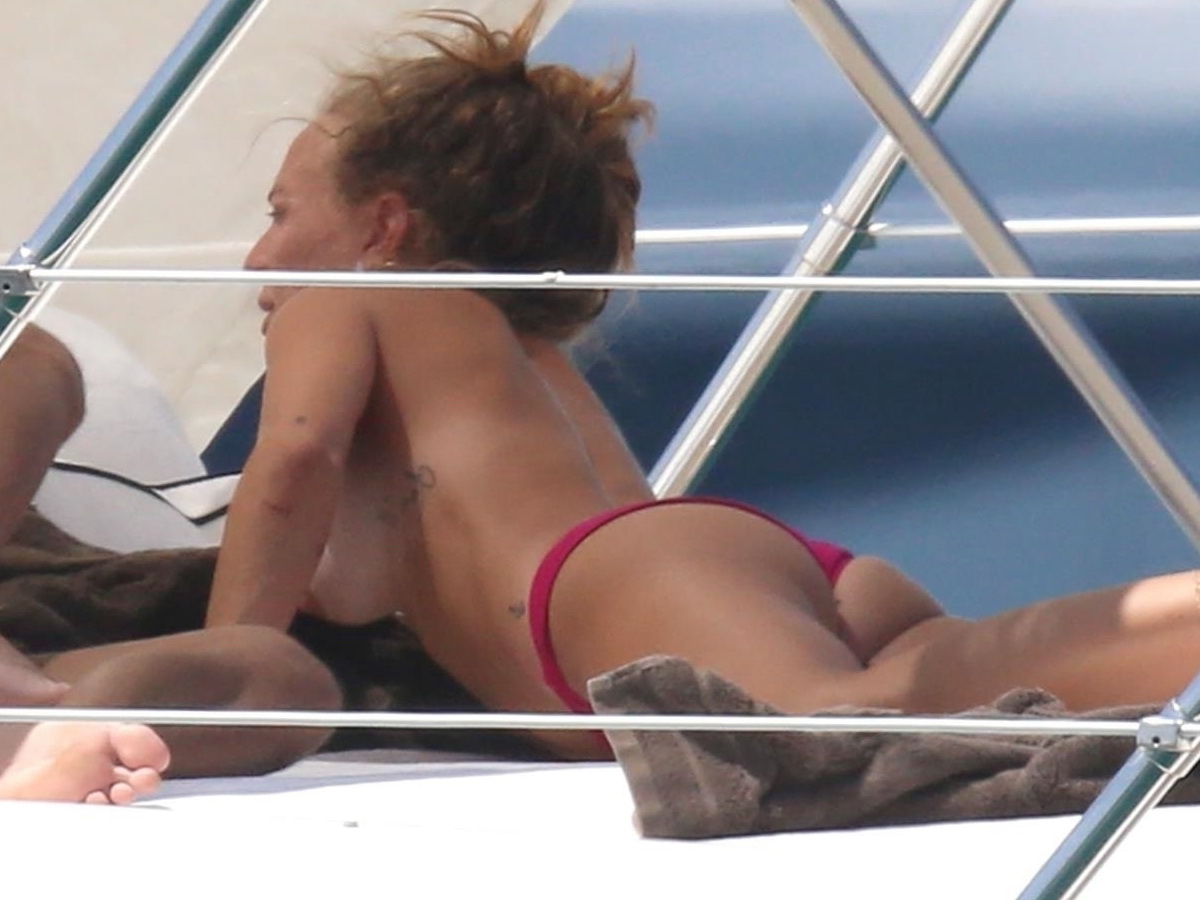Chloe Green topless relaxing candids on the Yacht  in Sardinia 68x HQ (8).jpg