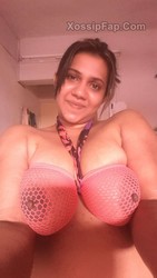 Busty Desi Bhabhi Preeti Nude Photos